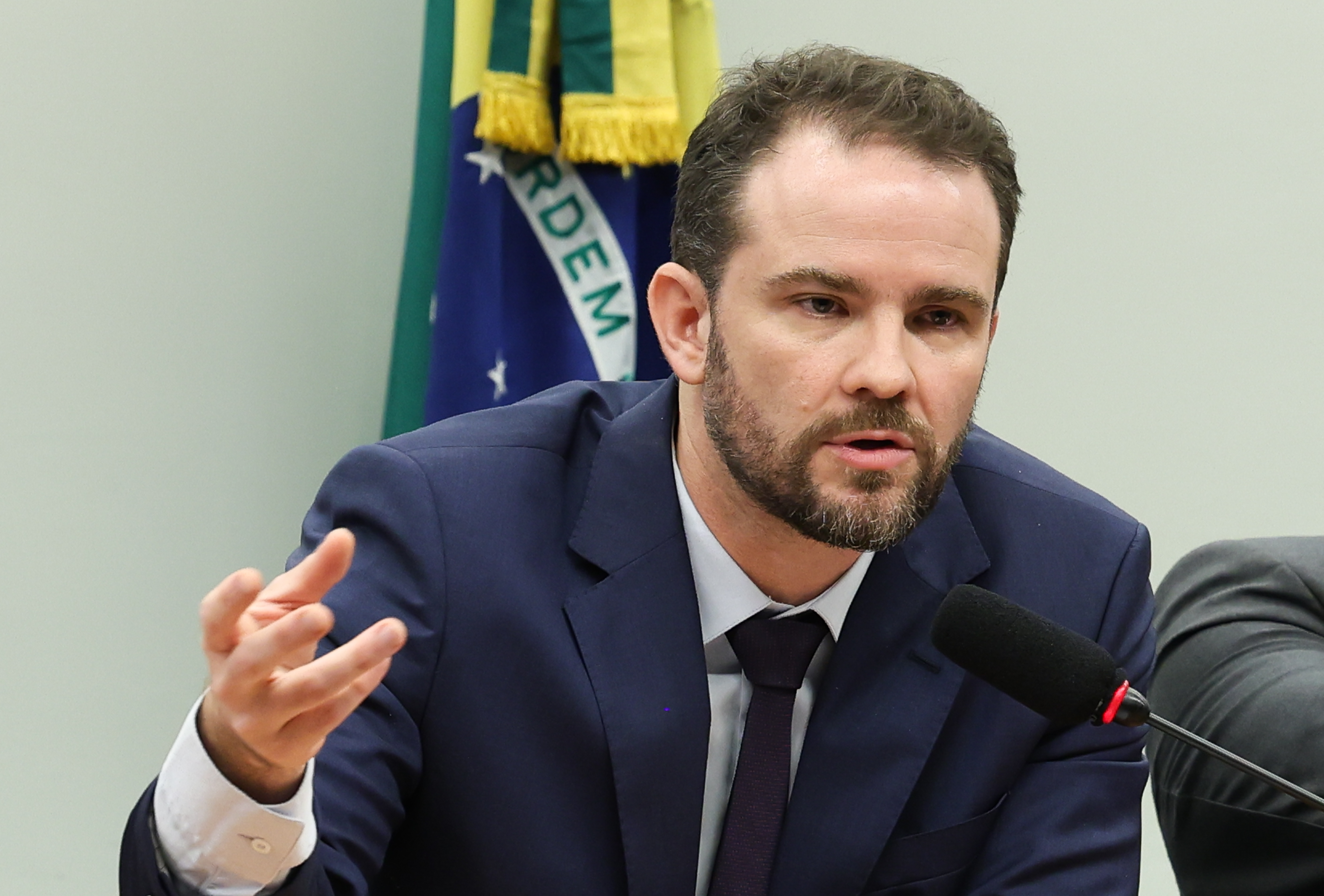 Durigan prevê envio de MP do Imposto Seletivo após eleições