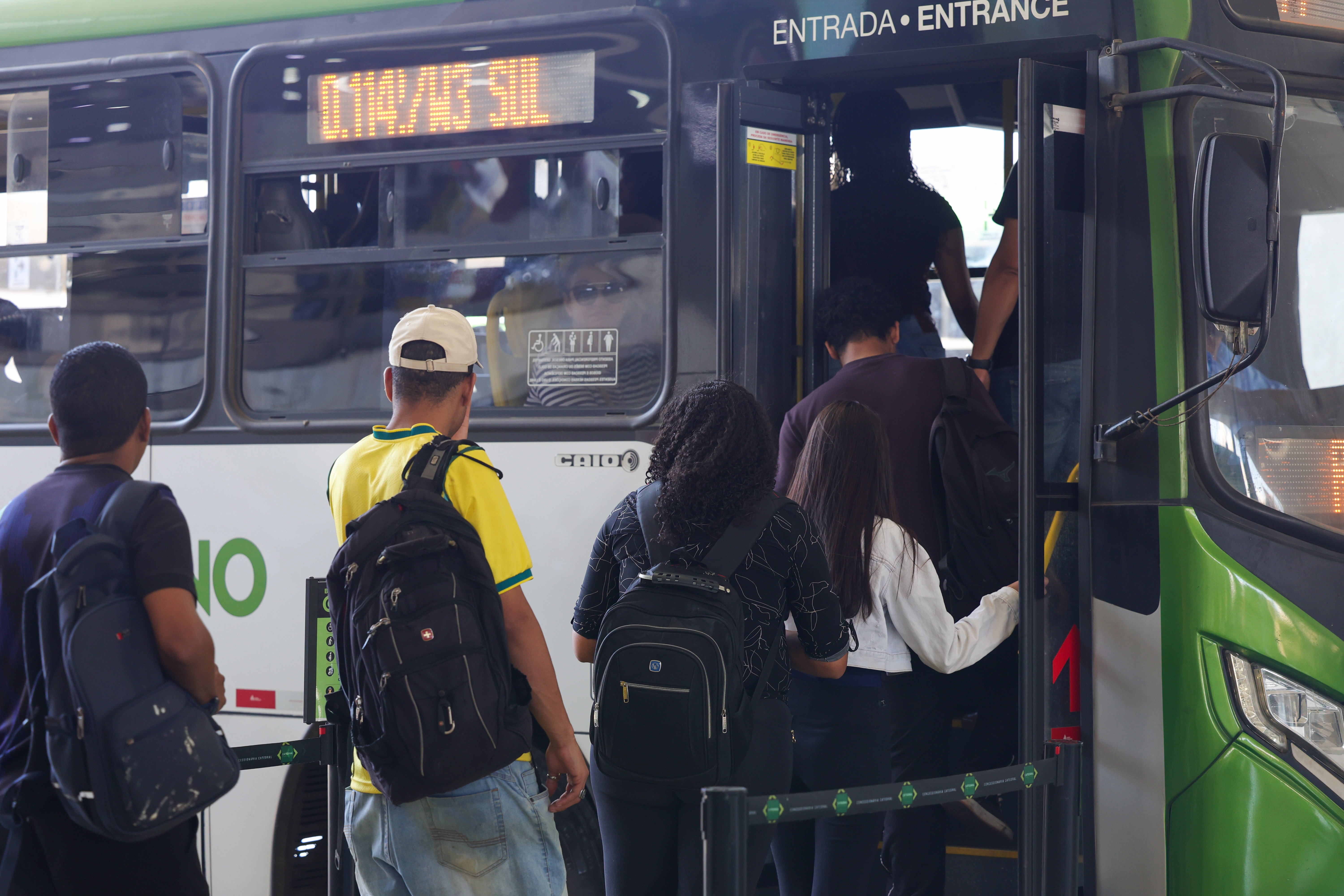 Prefeituras e estados devem garantir transporte gratuito no 2° turno