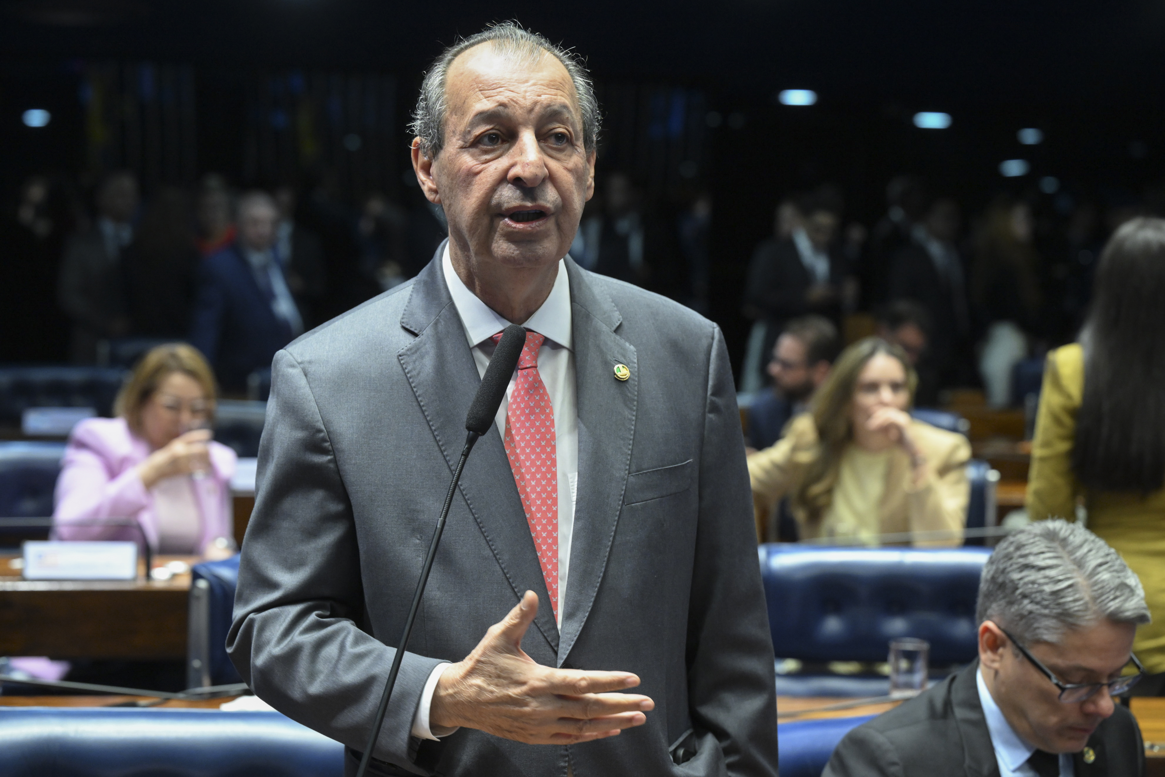Omar Aziz é eleito governador do Amazonas