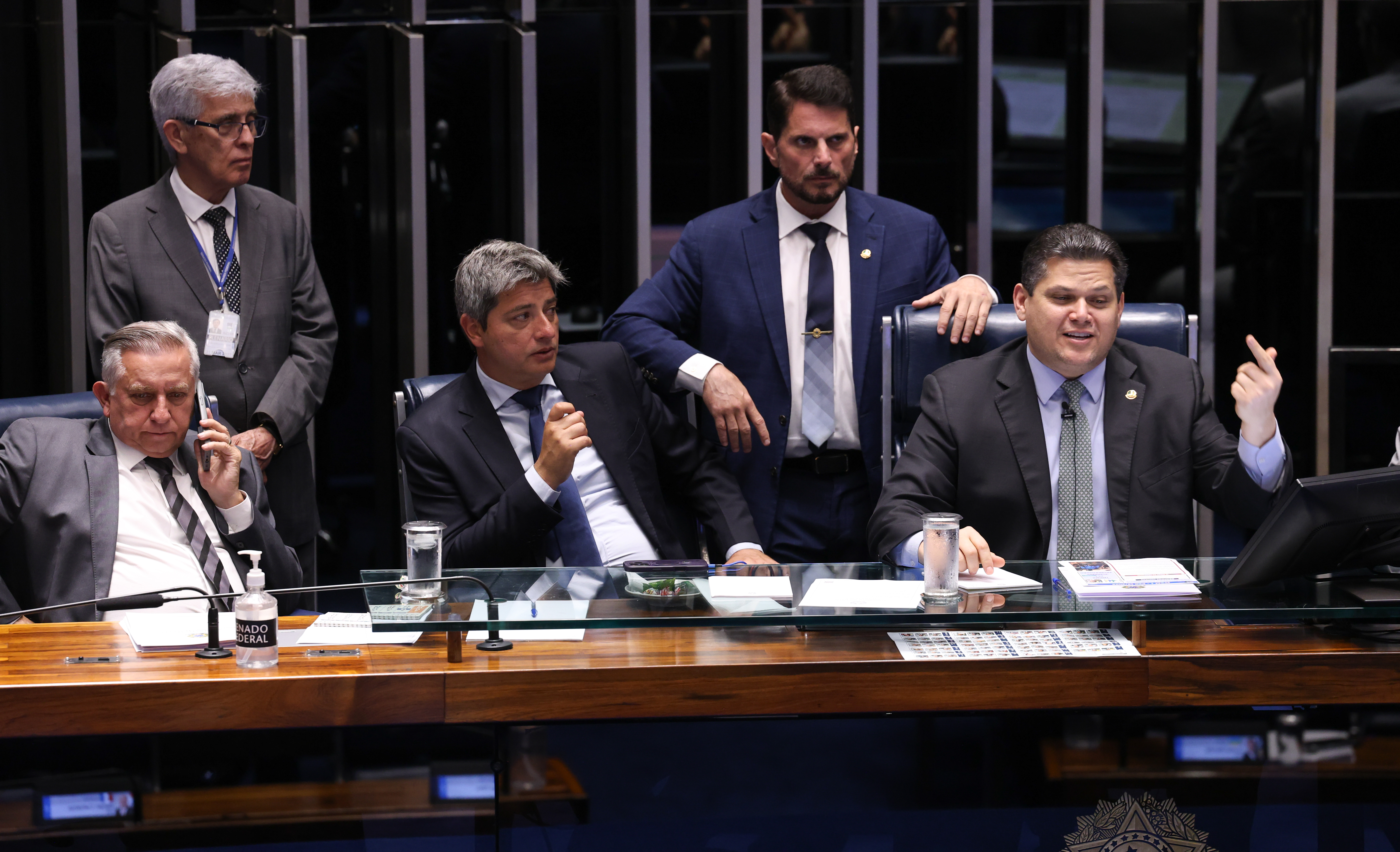Alcolumbre retira PEC da Segurança Pública da pauta do Senado