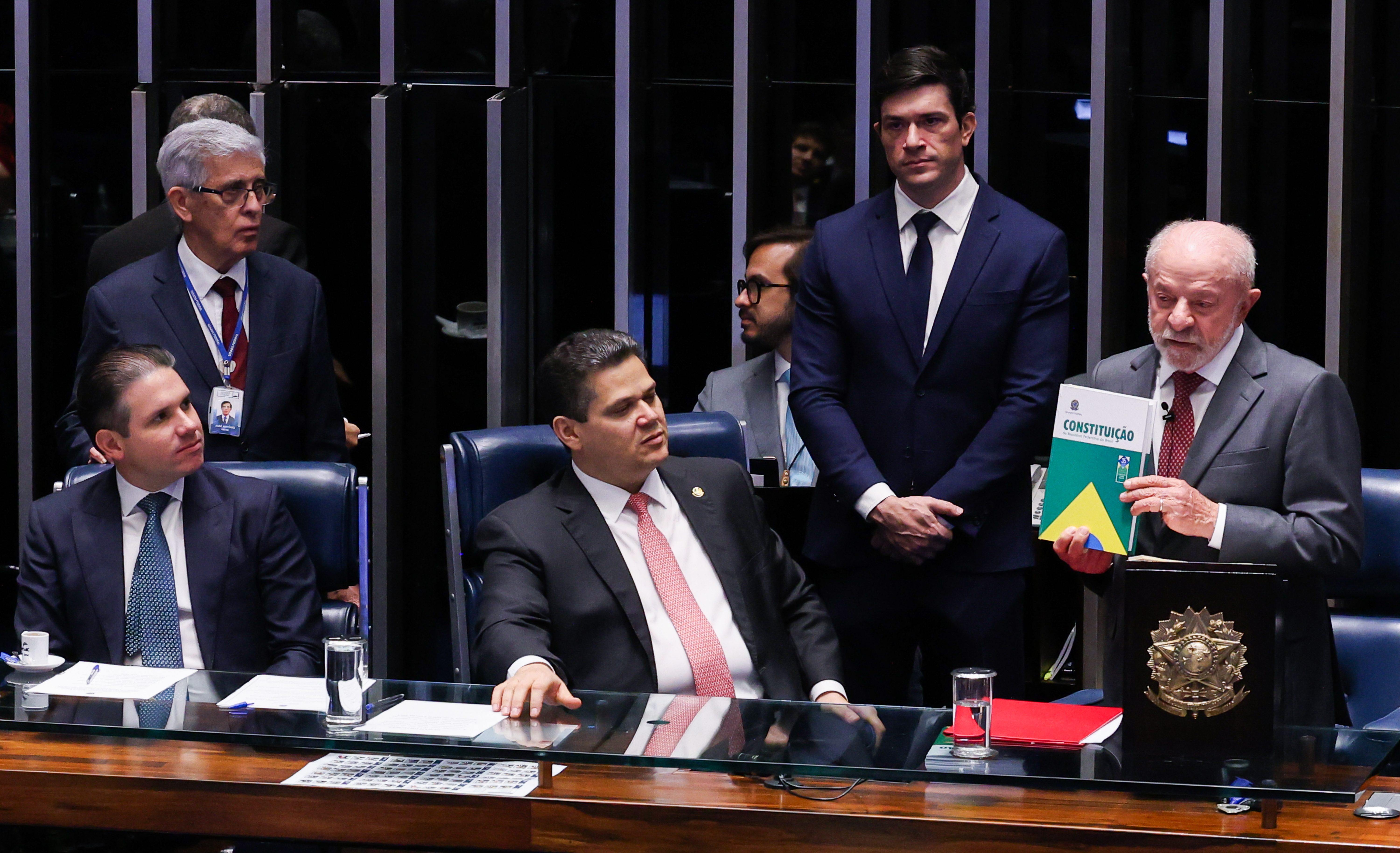 Congresso promulga emenda de aposentadoria especial de agente de saúde