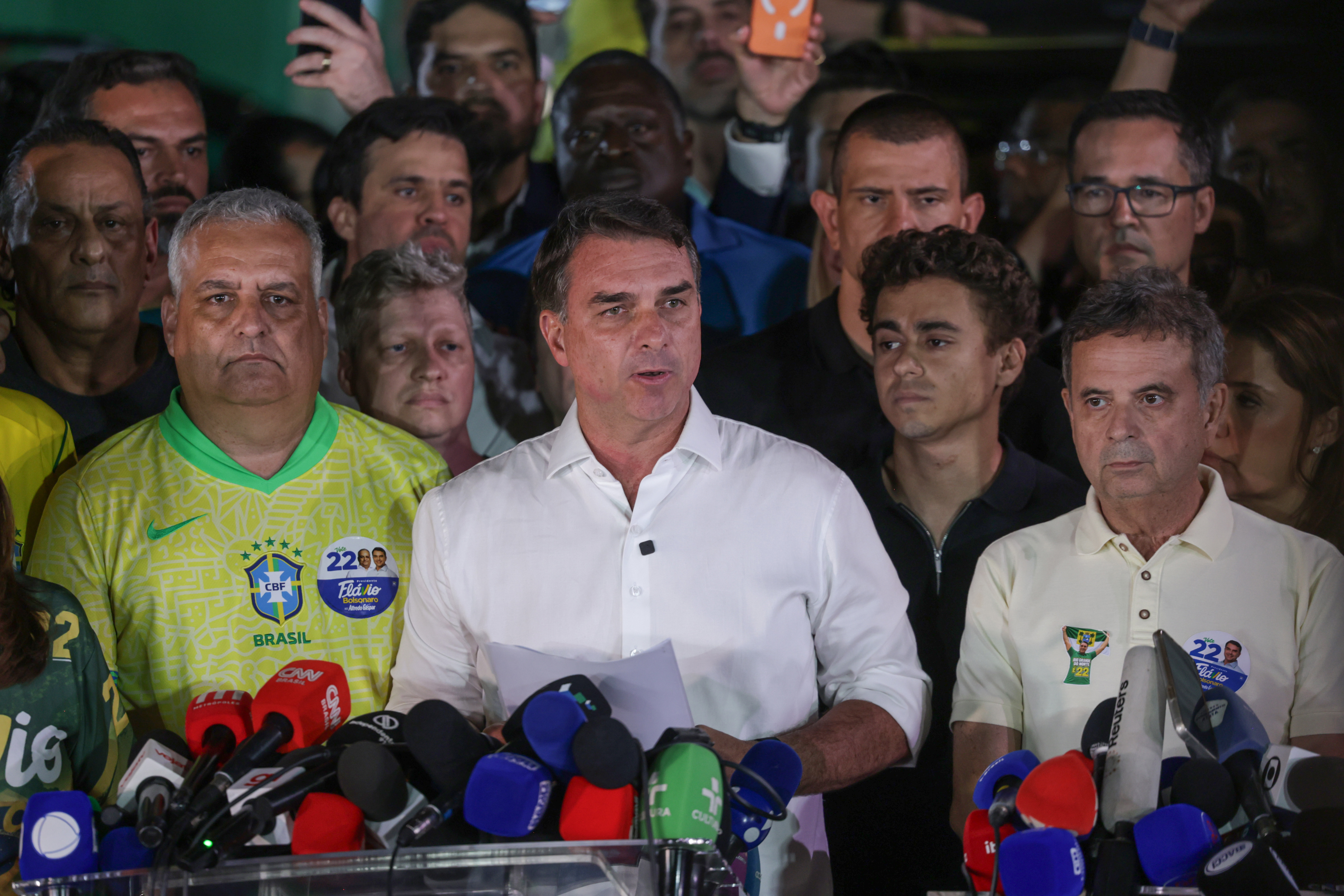 Flávio não reconhece vitória de Lula e tentará anulação do pleito