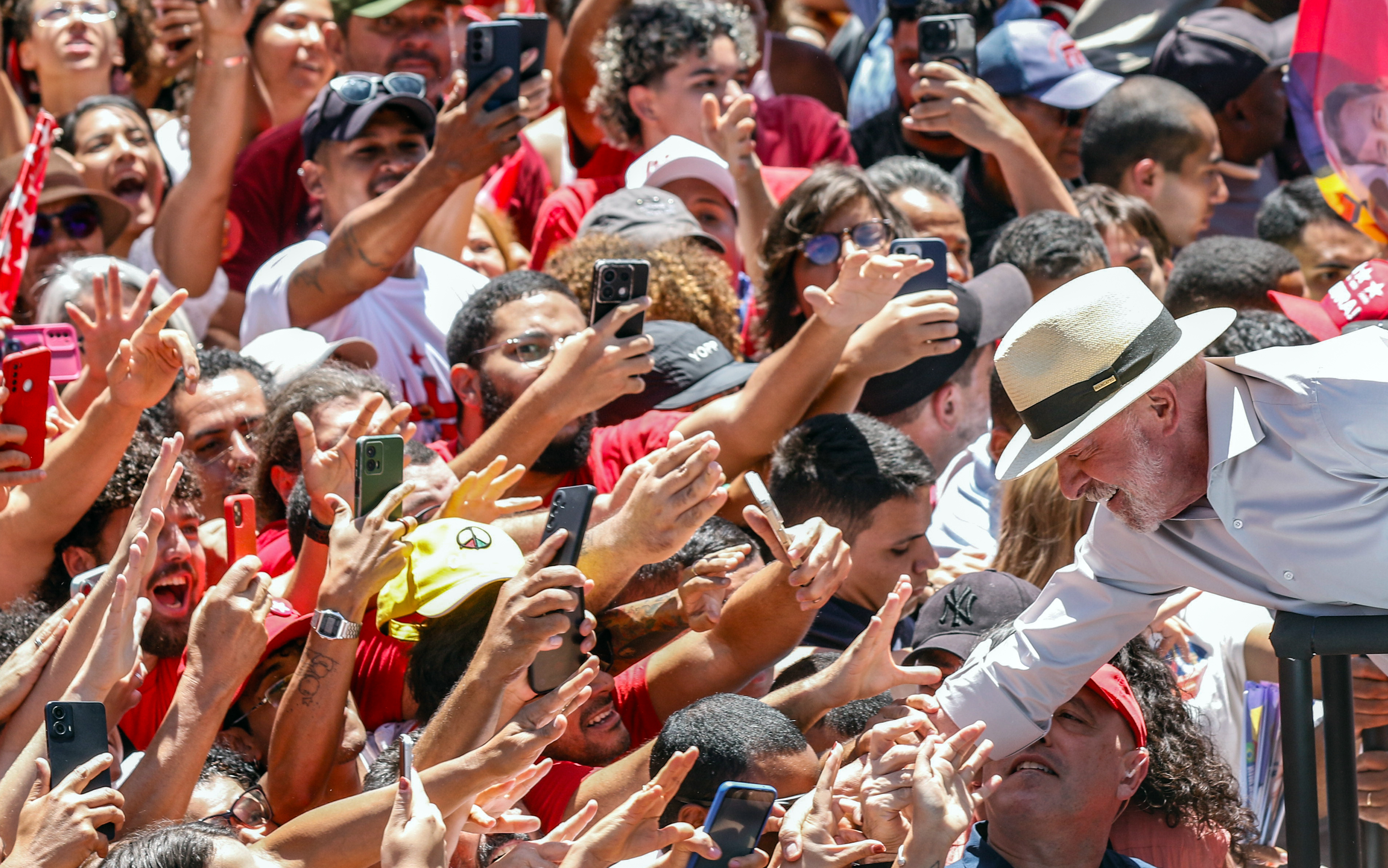 Presidente do TSE liga para Lula para parabenizar reeleição