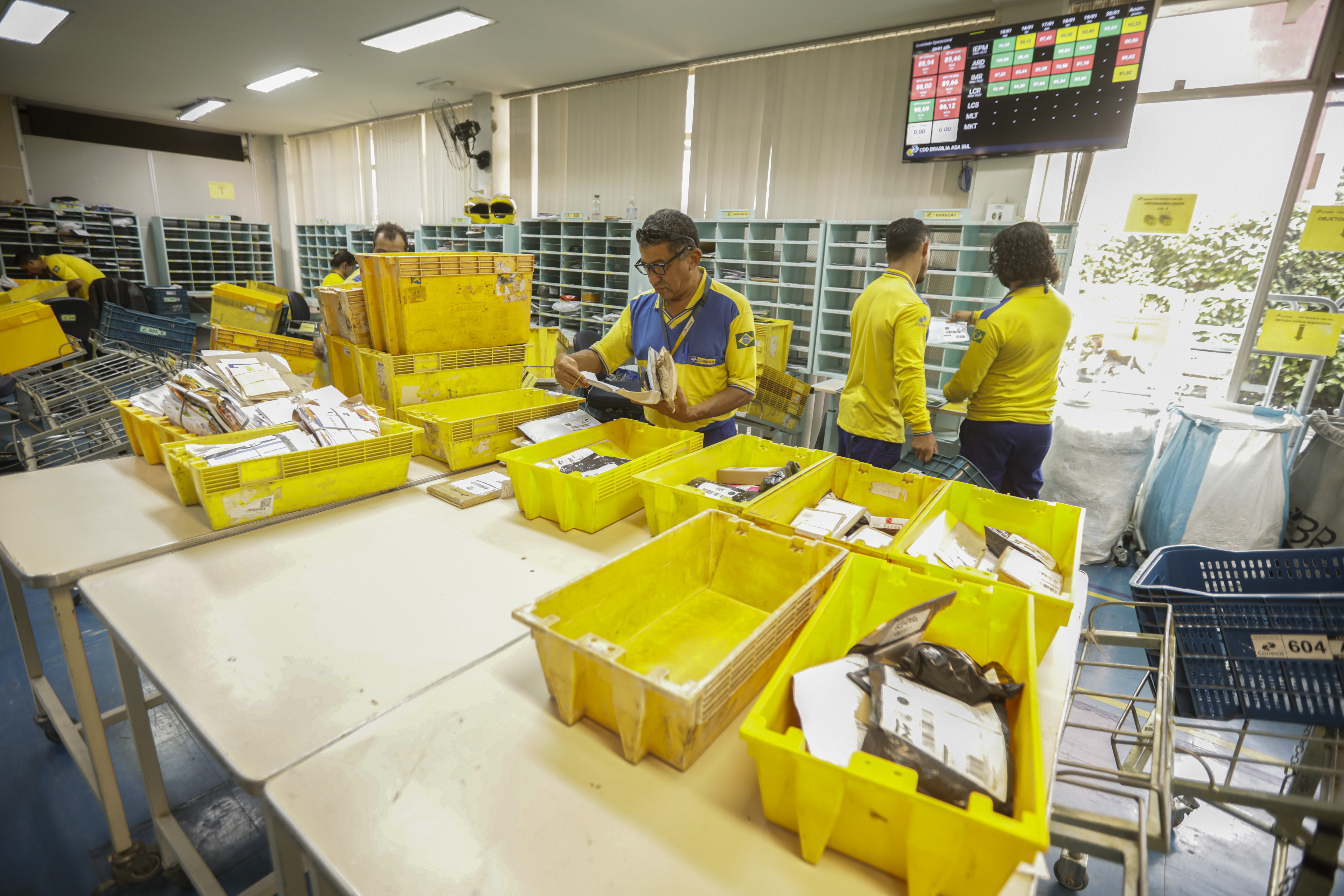 AliExpress e Correios firmam acordo para acelerar entregas no Brasil