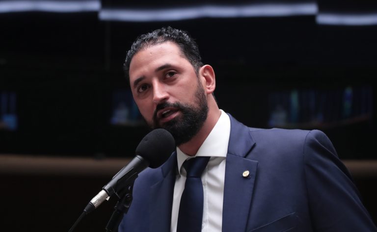 Projeto proíbe benefícios federais a condenados por invasão de propriedades rurais