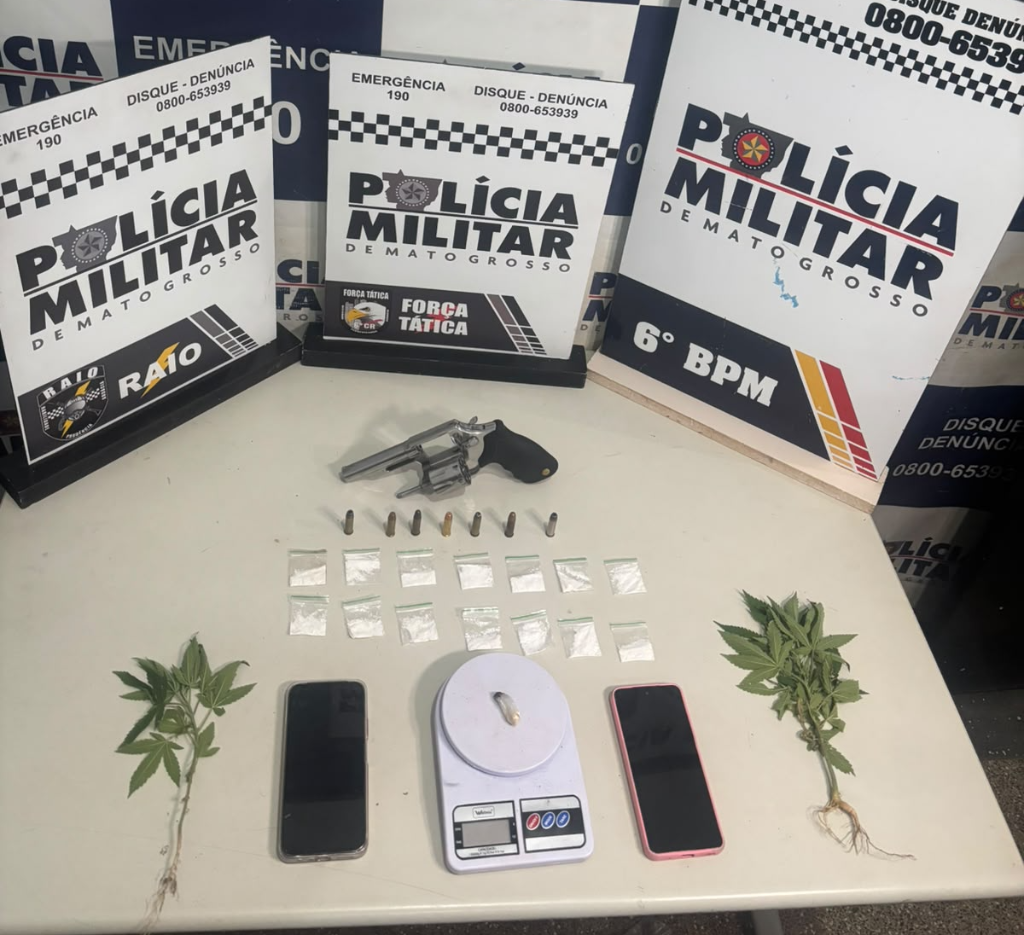 PM prende duas mulheres com revólver, pés de maconha e porções de cocaína