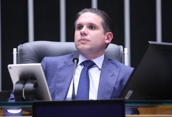 Hugo Motta destaca aprovação quase unânime de novo limite de enquadramento para MEI