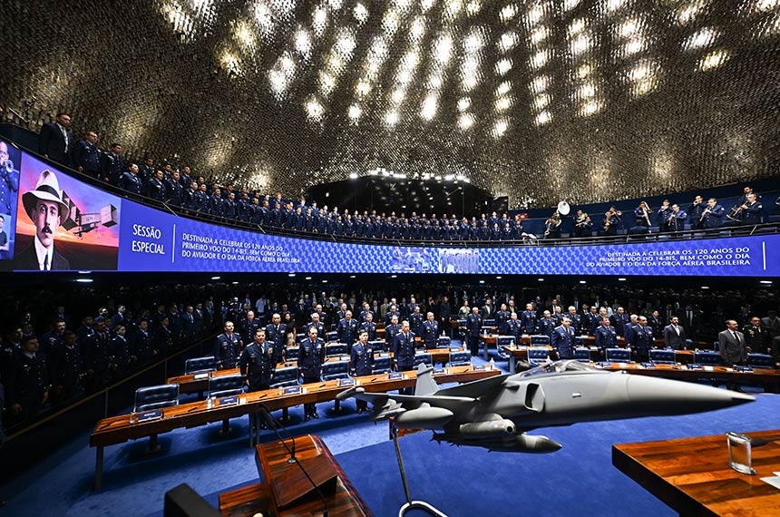Senado faz homenagem ao primeiro voo do 14-Bis e ao Dia da Força Aérea Brasileira