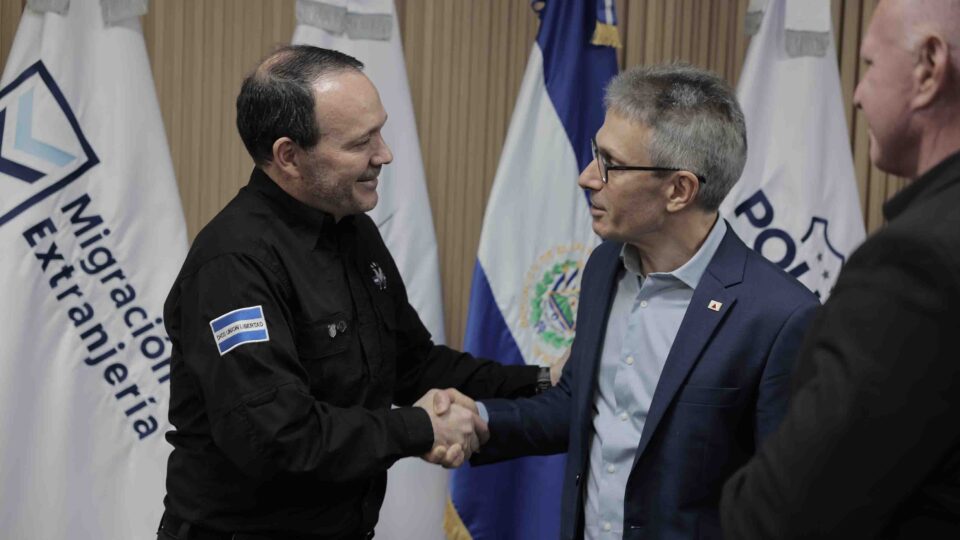 Com ida a El Salvador e promessa de indulto a Bolsonaro, Zema gira o Brasil em pré-candidatura