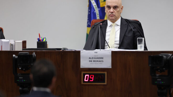 Moraes nega pedido de Bolsonaro para apresentar vídeo em depoimento no STF