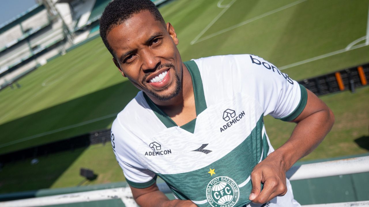 Novo atacante do Coritiba esclarece polêmica após saída turbulenta do Mirassol