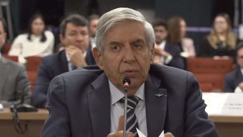 Direito ao silêncio: por que alguns réus falam e outros não?