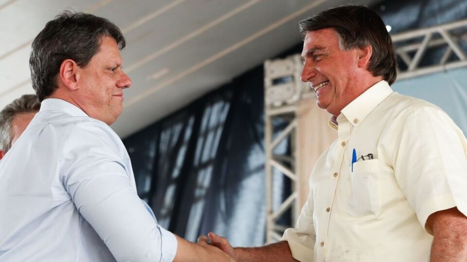 Bolsonaro elogia Tarcísio e acena para Kassab mirando 2026