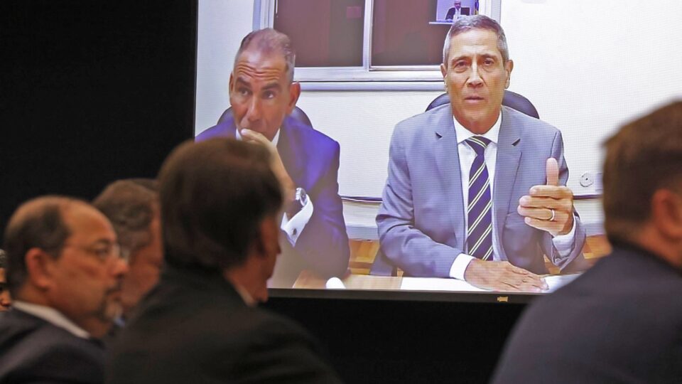 Defesa de Braga Netto pede fim da prisão preventiva após interrogatório