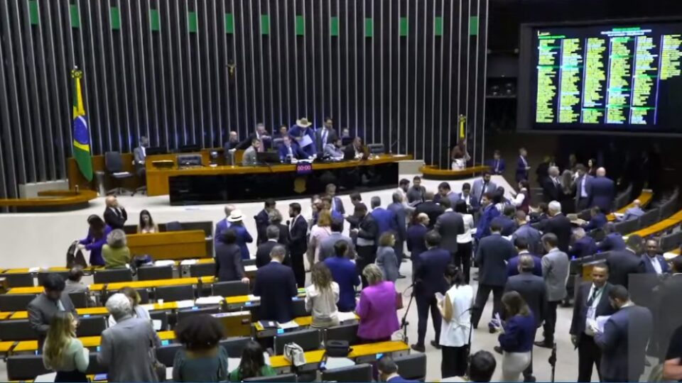 Base de Lula foi contra cancelamento digital de contribuição sindical; veja como cada deputado votou