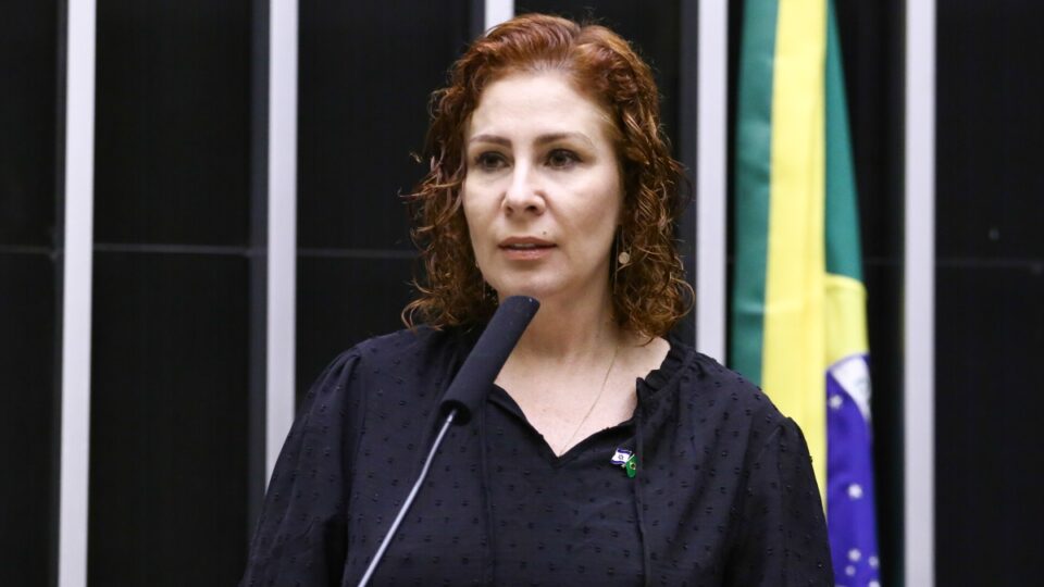 Carla Zambelli pode ser presa “a qualquer momento”, diz embaixador brasileiro na Itália