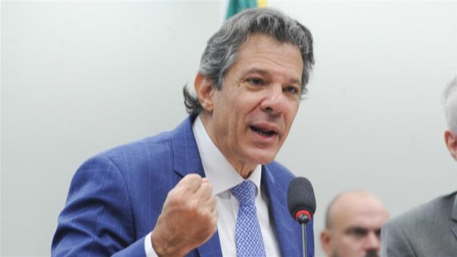 Haddad diz que reforma do Imposto de Renda só afeta o “morador da cobertura”