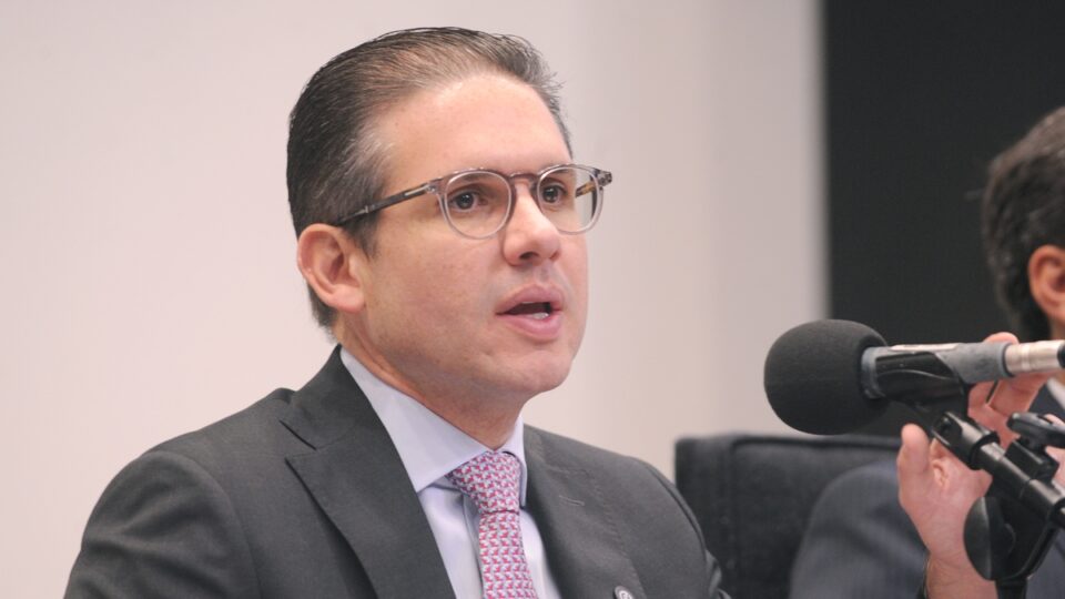Motta reforça recado a Haddad de que aprovação do pacote do IOF será difícil no Congresso