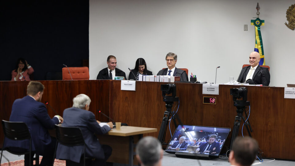 Moraes autoriza Bolsonaro e outros réus do “núcleo 1” a retomarem contato