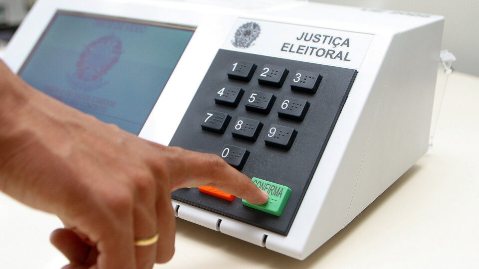 Oposição tenta incluir voto impresso no projeto do Código Eleitoral