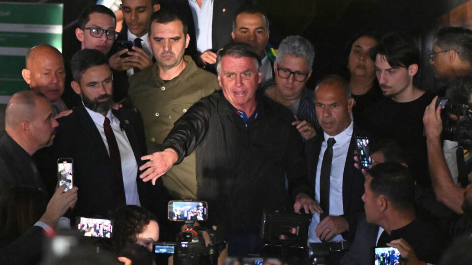 Decisão de Moraes sobre entrevistas de Bolsonaro viola liberdade de expressão e de imprensa
