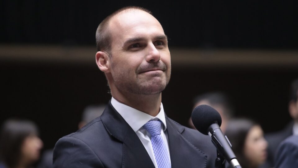 PSOL pede prisão de Eduardo Bolsonaro e alega “segunda etapa do 8 de janeiro”