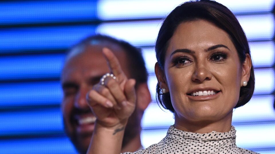 Militantes petistas retiram posts ofensivos contra Michelle Bolsonaro após decisão judicial