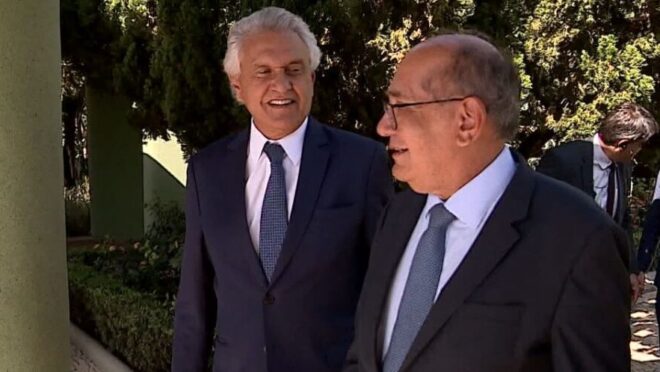 Caiado marca presença em festa de Guiomar e Gilmar Mendes