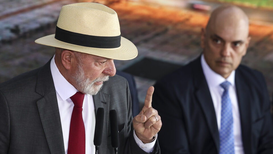 Lula defende fim do mandato de opositores que ocuparam o Congresso e elogia Moraes