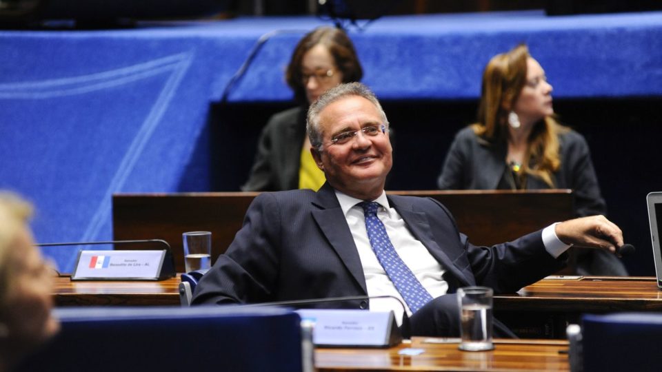 Renan Calheiros e Cid Gomes sugeriram “porrada” para retirar aliados de Bolsonaro do plenário