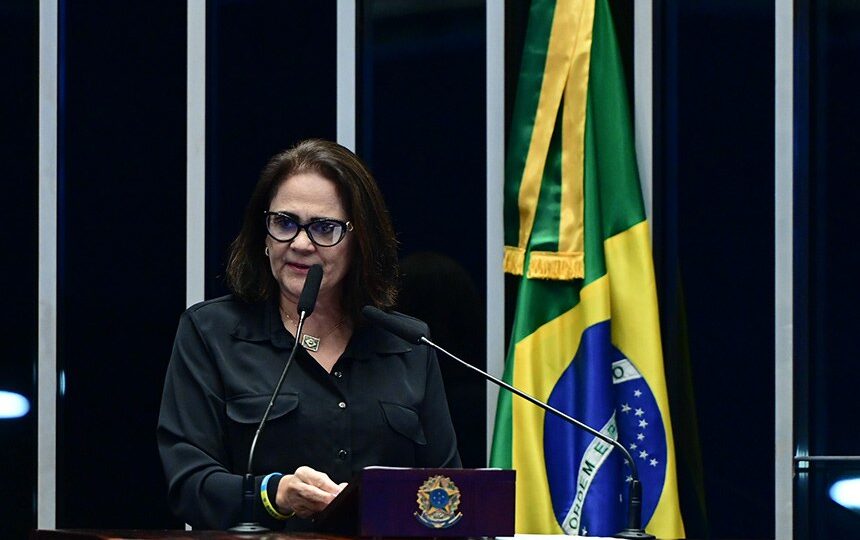 Damares alerta para uso de pauta infantil em regulamentação da internet