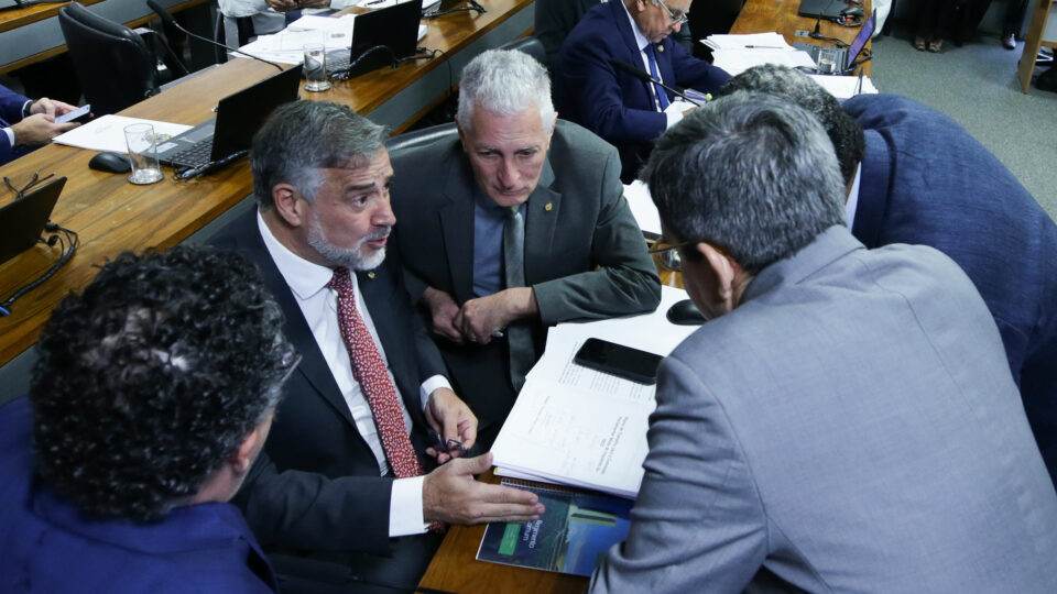 PT faz “dança das cadeiras” para tentar controlar CPMI do INSS