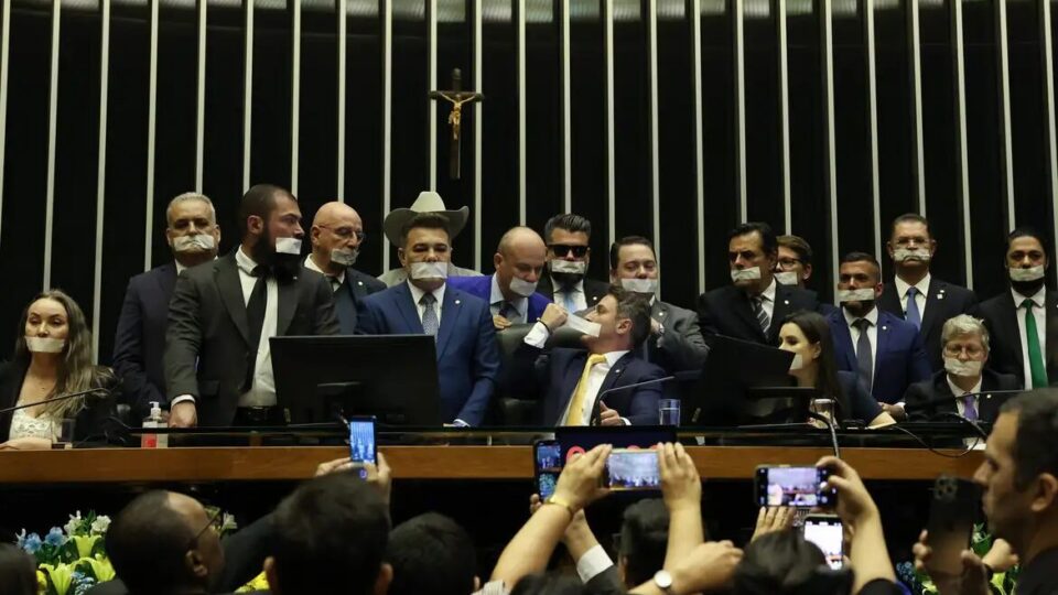 Câmara publica novo regimento para dificultar obstrução e acelerar votações