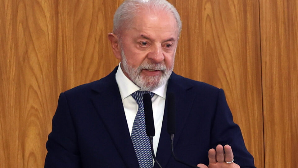 “A gente não conseguiu falar com ninguém”, diz Lula sobre negociação com EUA