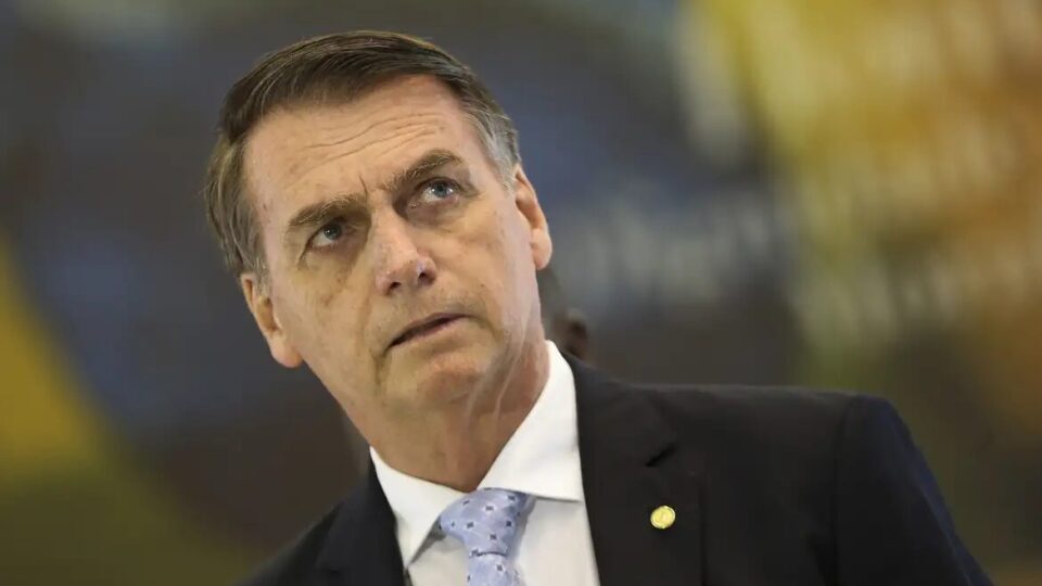Defesa afirma que Bolsonaro descartou sugestão de asilo político na Argentina