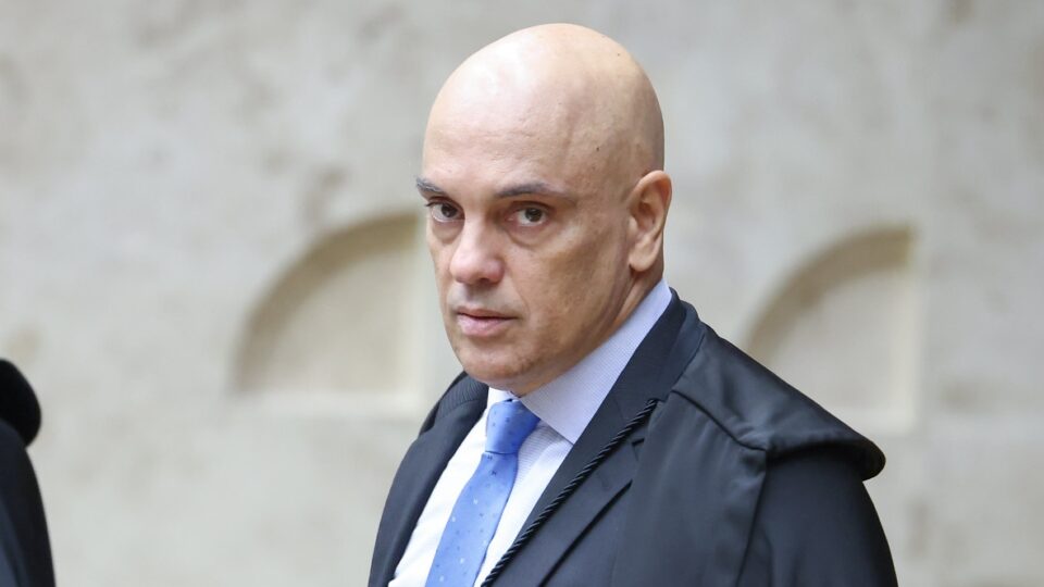 Moraes ameaça bancos brasileiros de punição da Justiça se seguirem ordens dos EUA