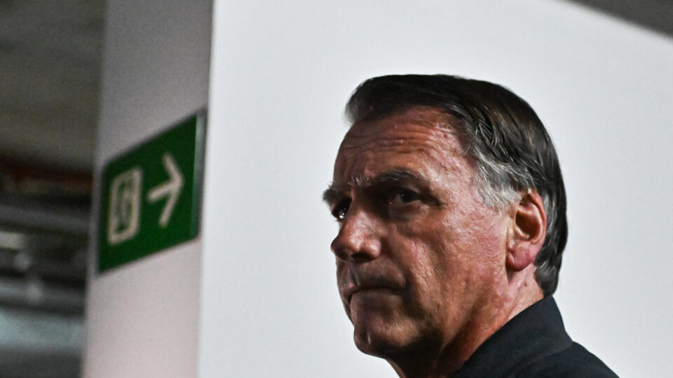 Moraes dá 48h para Bolsonaro explicar violação de cautelares que pode levar à prisão preventiva