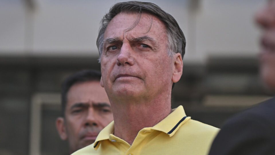 Revista inglesa projeta condenação de Bolsonaro e diz que Brasil “pode ensinar” aos EUA