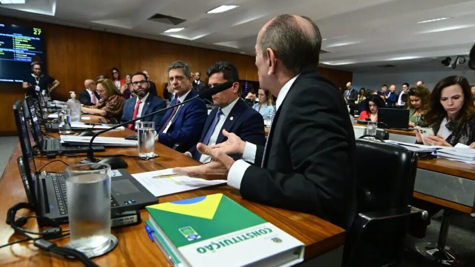 Como pode funcionar o voto impresso auditável aprovado na CCJ do Senado
