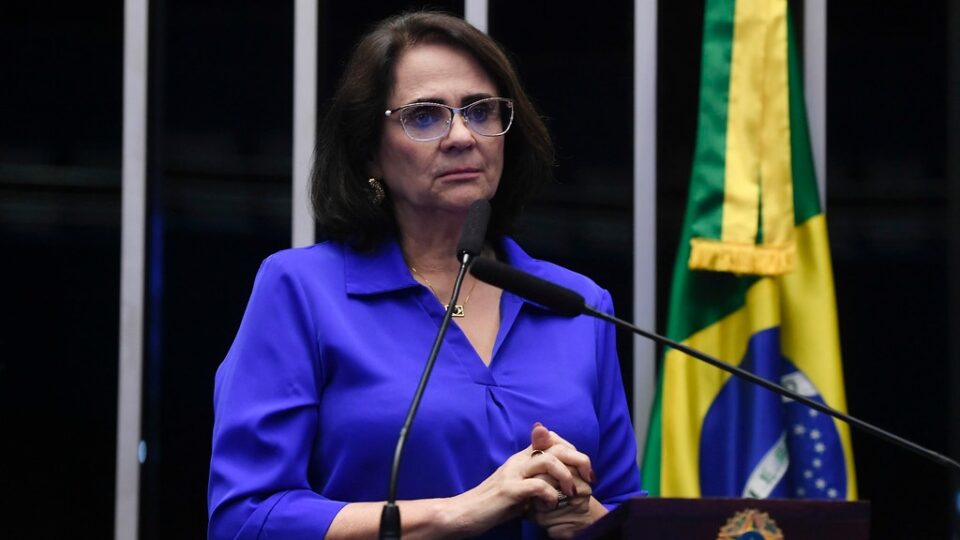 Damares pede desculpas ao PT por não ter acreditado nas críticas a Moraes durante a sabatina de 2017