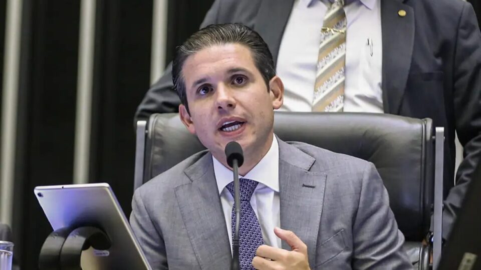 PEC da Blindagem trava na Câmara e votação é adiada