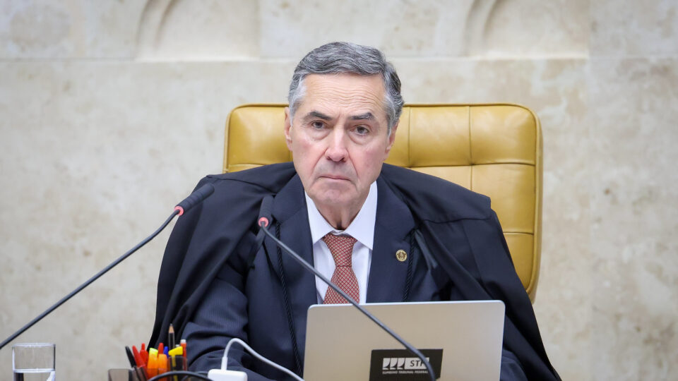 Bate-boca no STF: Fux reage à perda de relatoria e enfrenta Barroso no plenário