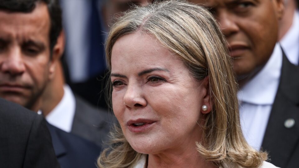 Justiça rejeita pedido de indenização a Gleisi e Lindbergh contra Gustavo Gayer