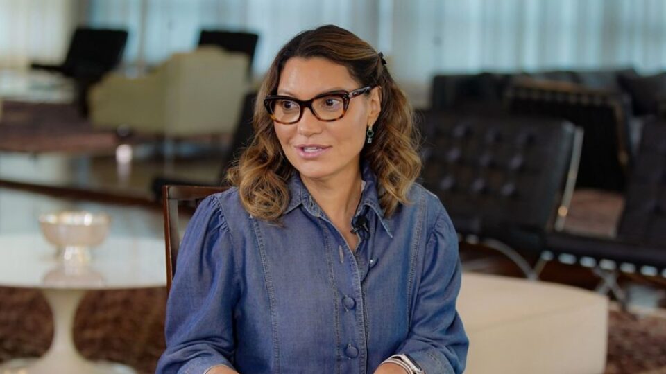 Janja defende “urgência” na regulação das redes em meio às denúncias de Felca