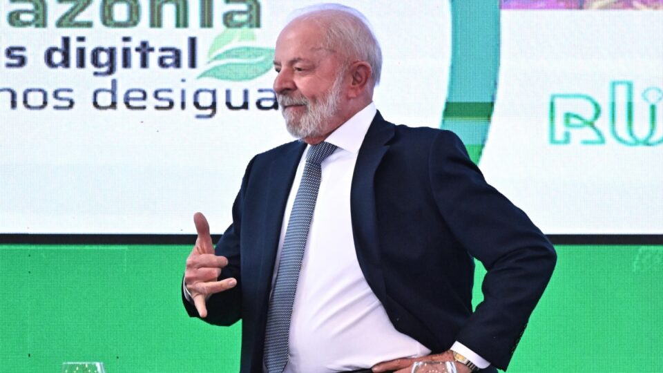 Tarifaço de Trump desgasta candidatos da oposição e pode reeleger Lula em 2026