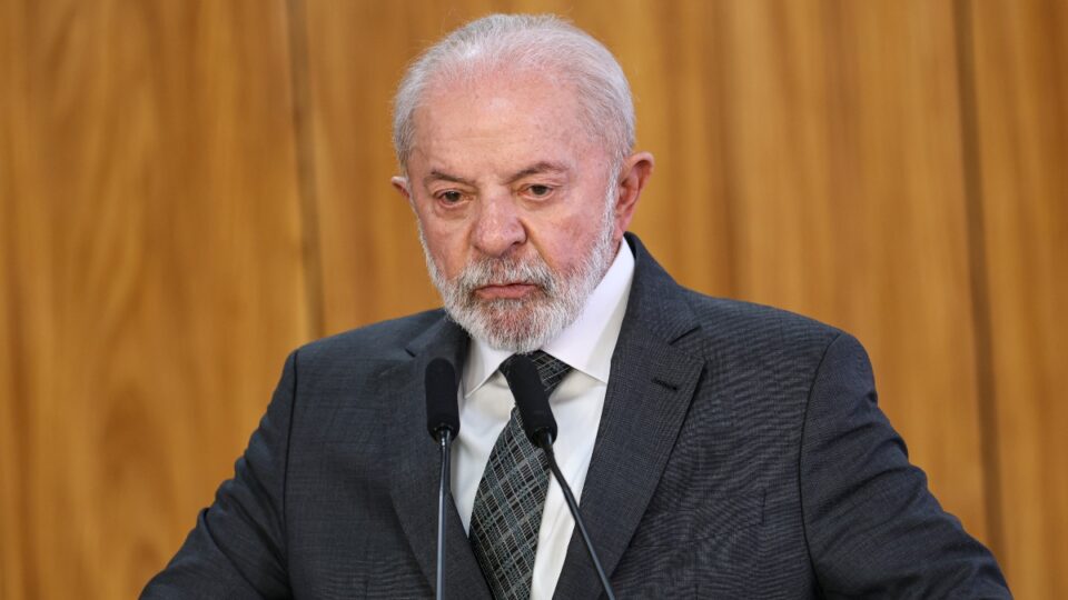 Lula defende regulação das big techs e cobra ação conjunta contra crimes digitais