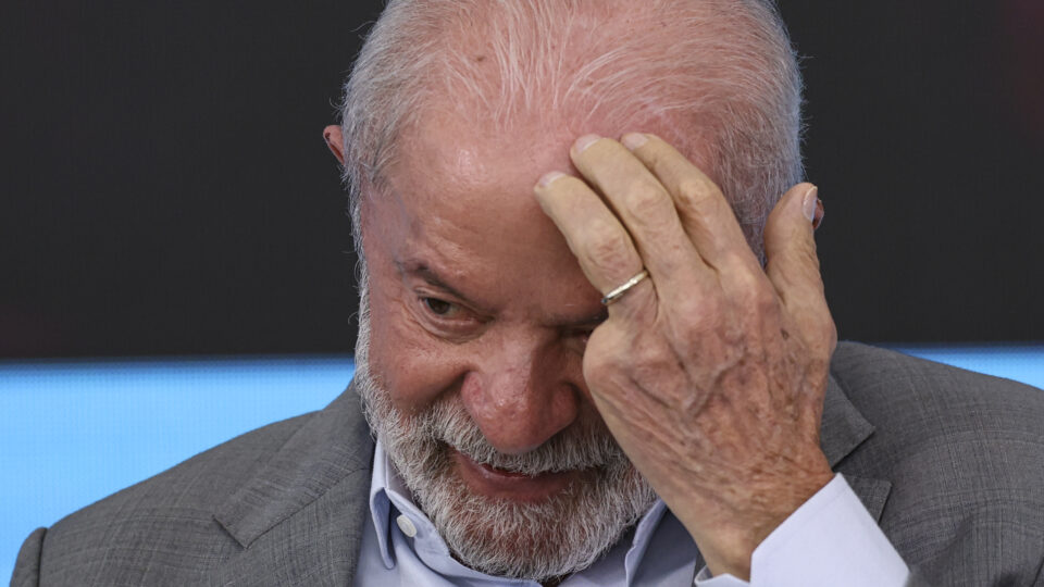 Mais de um terço dos brasileiros culpa Lula por tarifaço de Trump