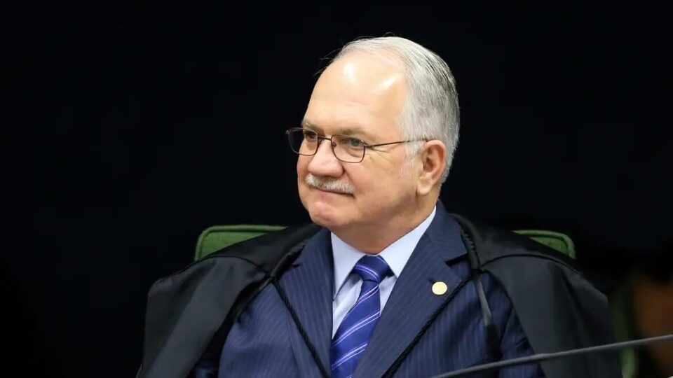 Às vésperas de assumir o STF, Fachin condena “erosão democrática”