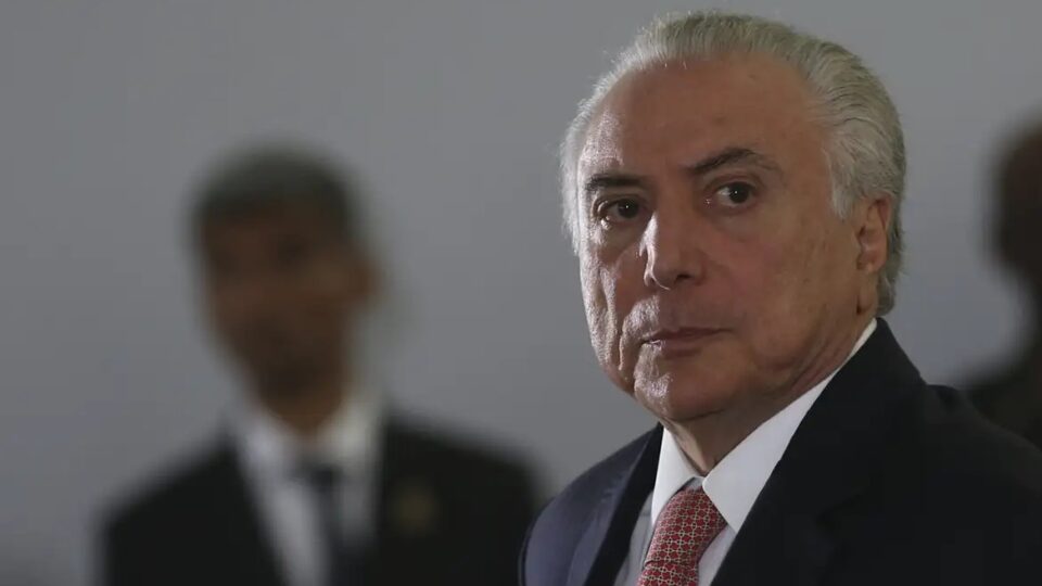 Lula deveria ligar para Trump com a imprensa junto para dizer que tentou contato, diz Temer