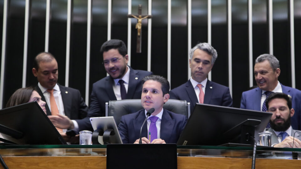 Sem acordo, Motta adia discussão sobre fim do foro privilegiado e PL anuncia obstrução